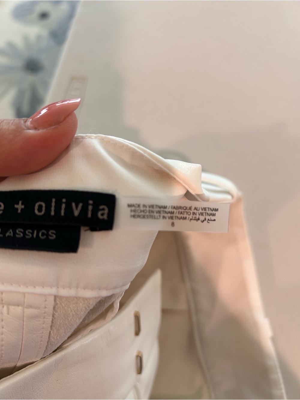 New Alice + Olivia Faux Leather Wide Leg Pants High Rise Ivory Cream Trousers 8 - Picture 11 of 12